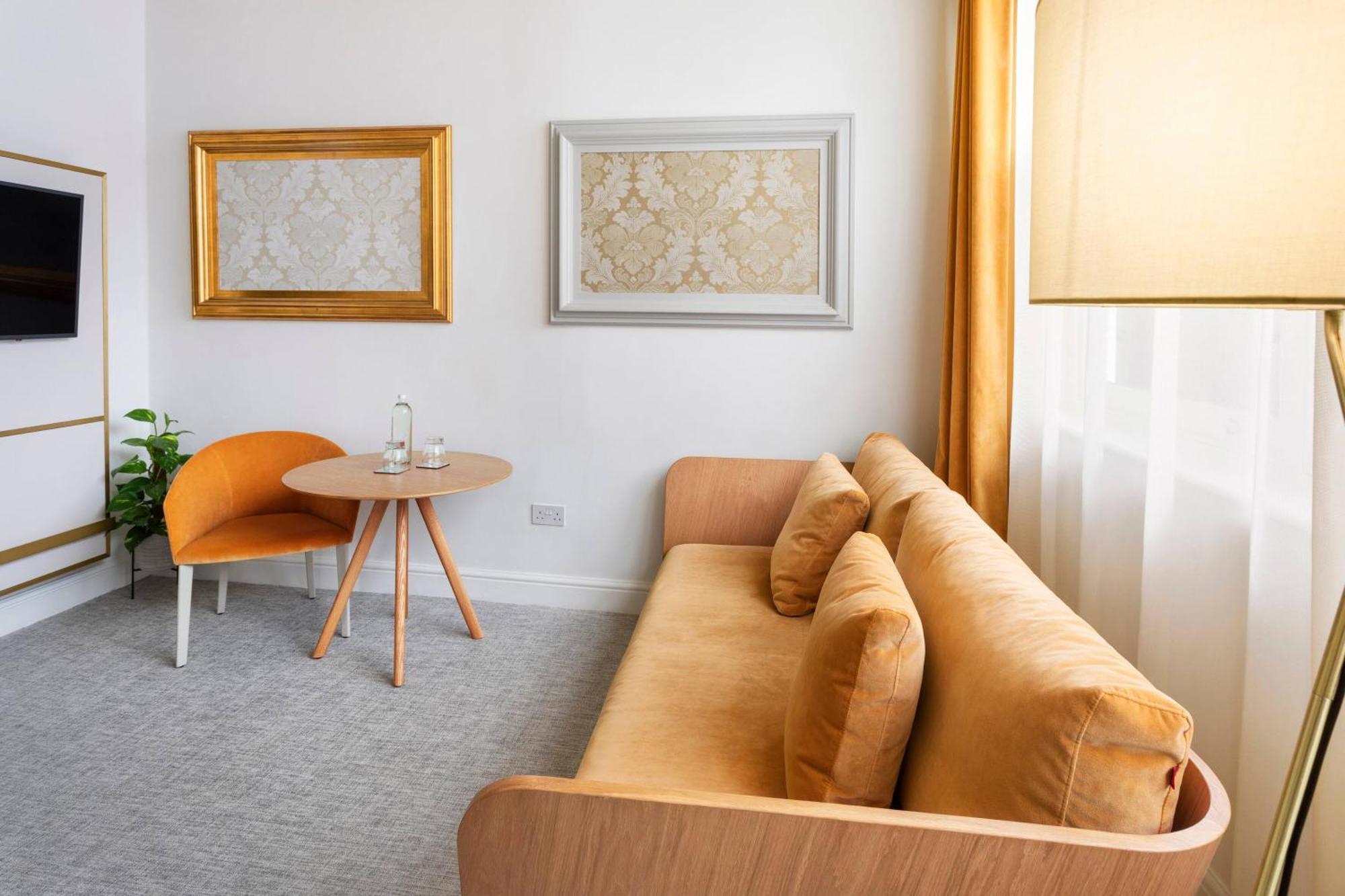 Honeysuckle Suite